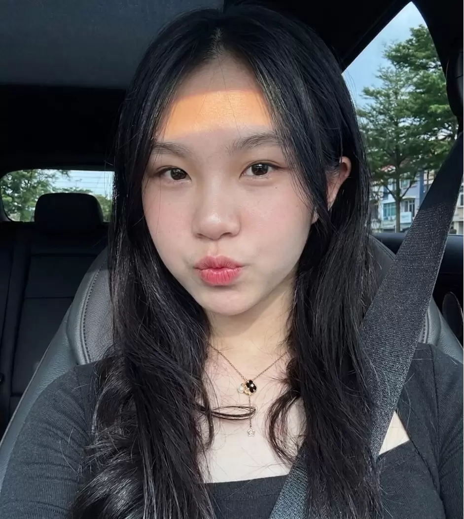 Foto pribadi Ayu Pertiwi