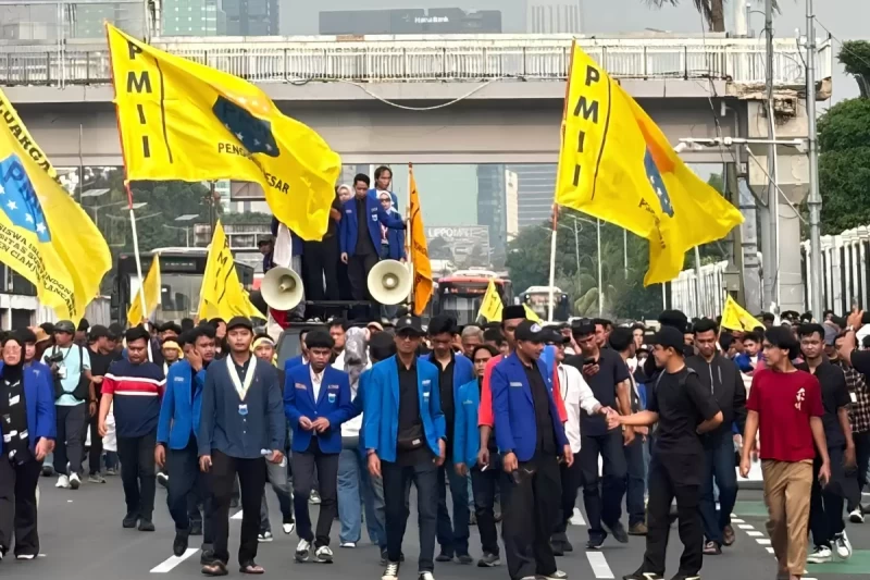 PB PMII saat menggelar Aksi Nasional bertajuk Evaluasi Total Kabinet Merah Putih Prabowo–Gibran (Foto: Istimewa)