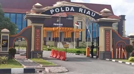 72946434389-polda_riau