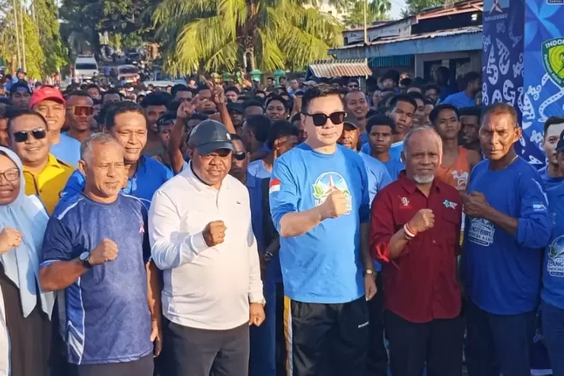 Ribuan warga Manokwari antusias mengikuti RUN 10K Partai Demokrat dalam rangka HUT ke-25 dan HUT RI ke-81