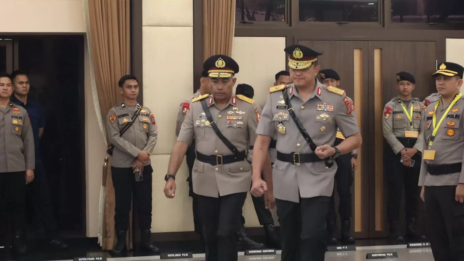 Sertijab Kapolda Papua Barat Daya, Hengki Haryadi Terima Tongkat Komando