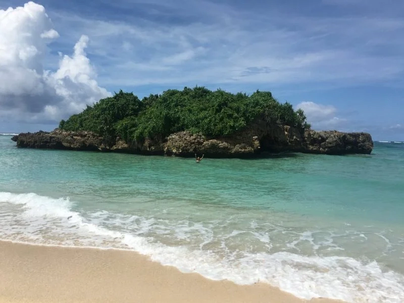 the-island-half-way-down-800x600
